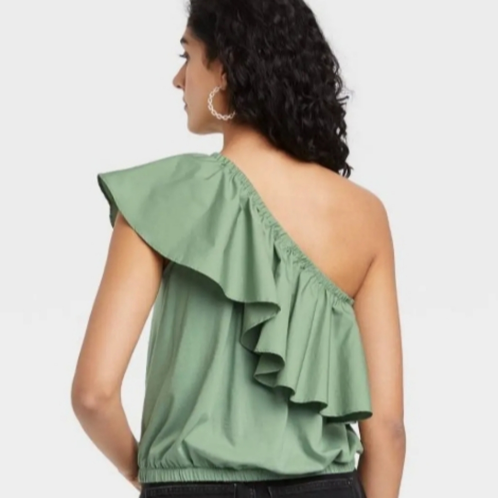 NWT OFF THE SHOULDER RUFFLE TOP - Picture 2 of 9